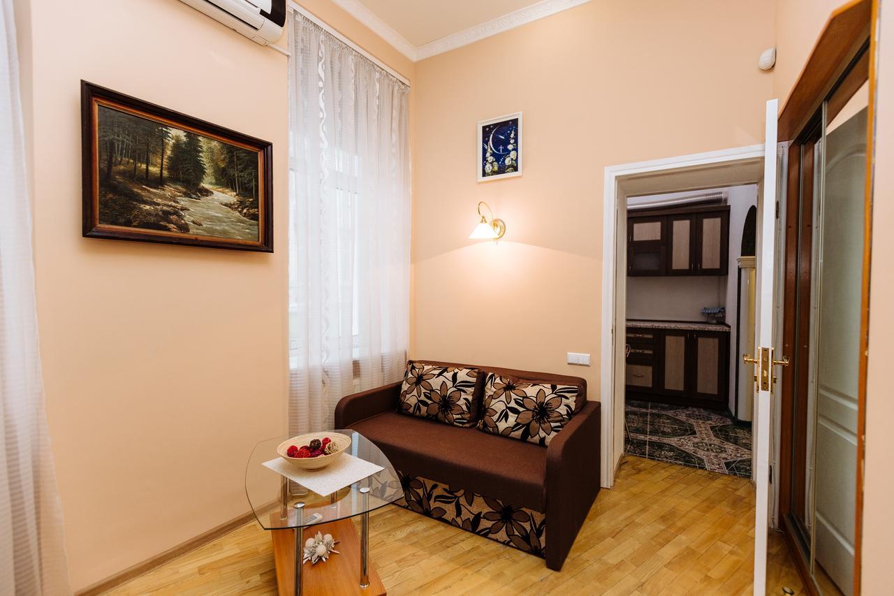 Apartments On Teatralna 26 Lviv Luaran gambar